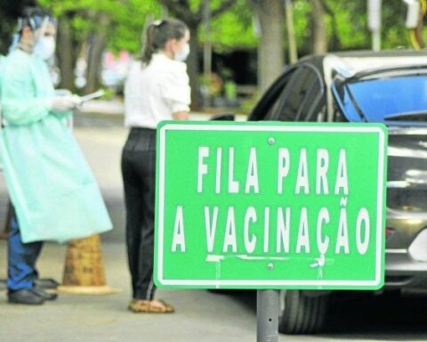 Vacinação de professores vai permitir reabertura de creches