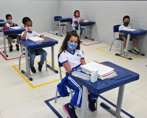 Volta às Aulas: Profissionais que serão convocados foram aprovados no concurso de 2017. Foto: Divulgação