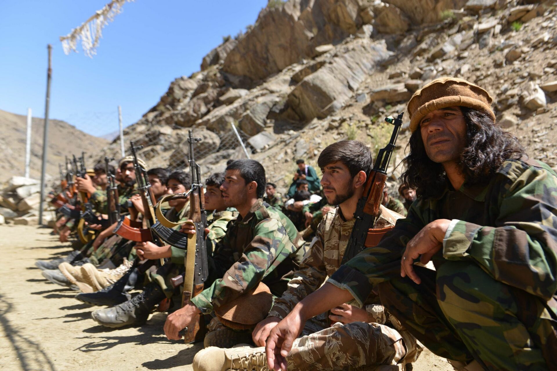 Combatentes afirmam que novo governo Talibã é ilegal. Foto: Ahmad Sahel Arman / AFP