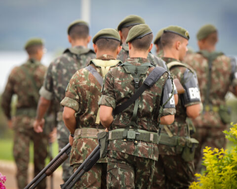 Soladados do Exército fazem a segurança do Palácio da Alvorada.