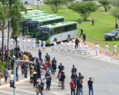 Detentos liberados para o saidão. Foto: Ed Alves/CB/D.A.Press)