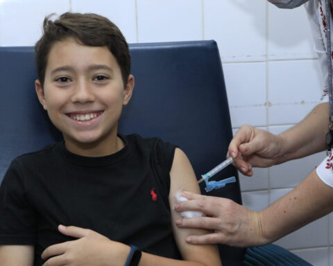 Metade das doses da vacina contra dengue segue sem aplicação