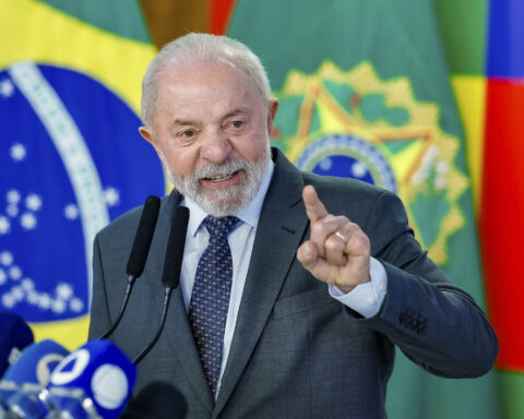 Governo quer lei para punir big techs por crimes nas redes